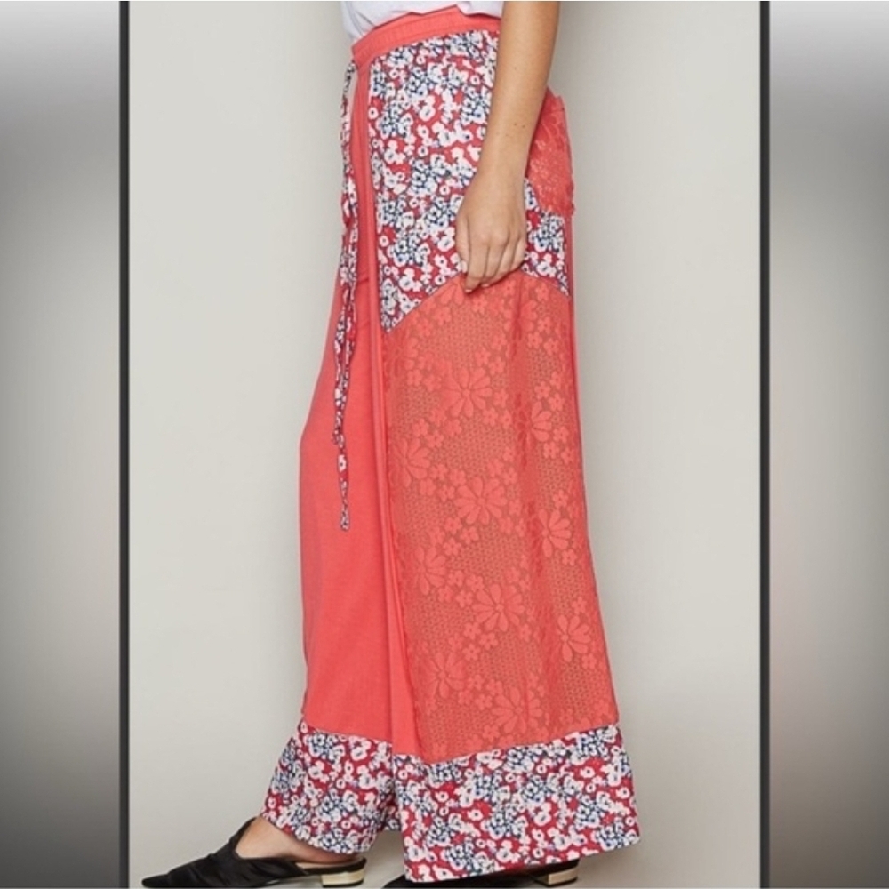NEW!!!! POL Floral Coral Women's Pants,Sz Medium